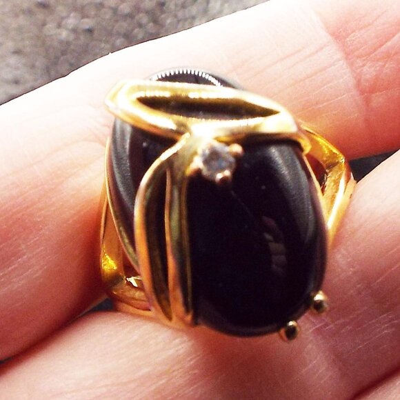 SETA GOLDEN HUGE ONYX OVAL CABOCHON SZ. 8.5 RING 40A - Picture 2 of 2